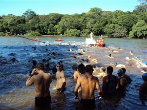Lago do Parque do Ingá recebeu atletas de duathlon nesse domingo em Maringá